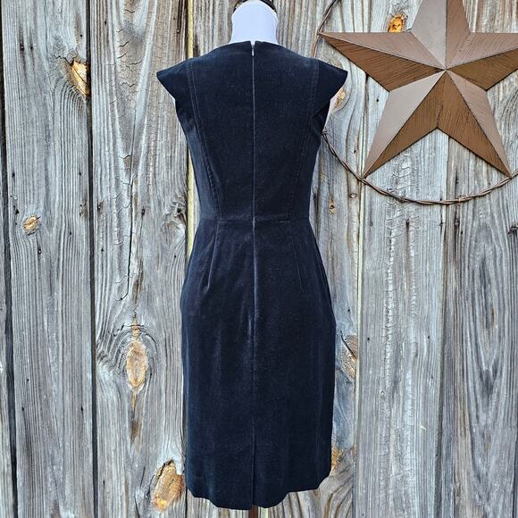 Black Velvet Dress J. CREW 365 Size 2 Stretch Cap Sleeve Classy Elegant Simple - Picture 4 of 10